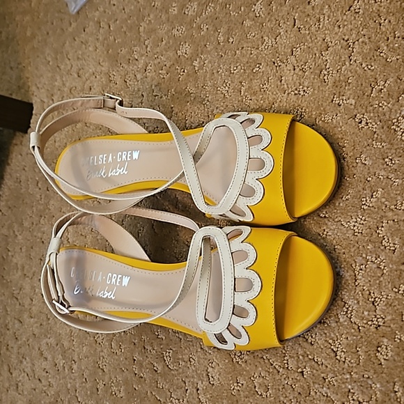 Chelsea Crew heels - Picture 2 of 3